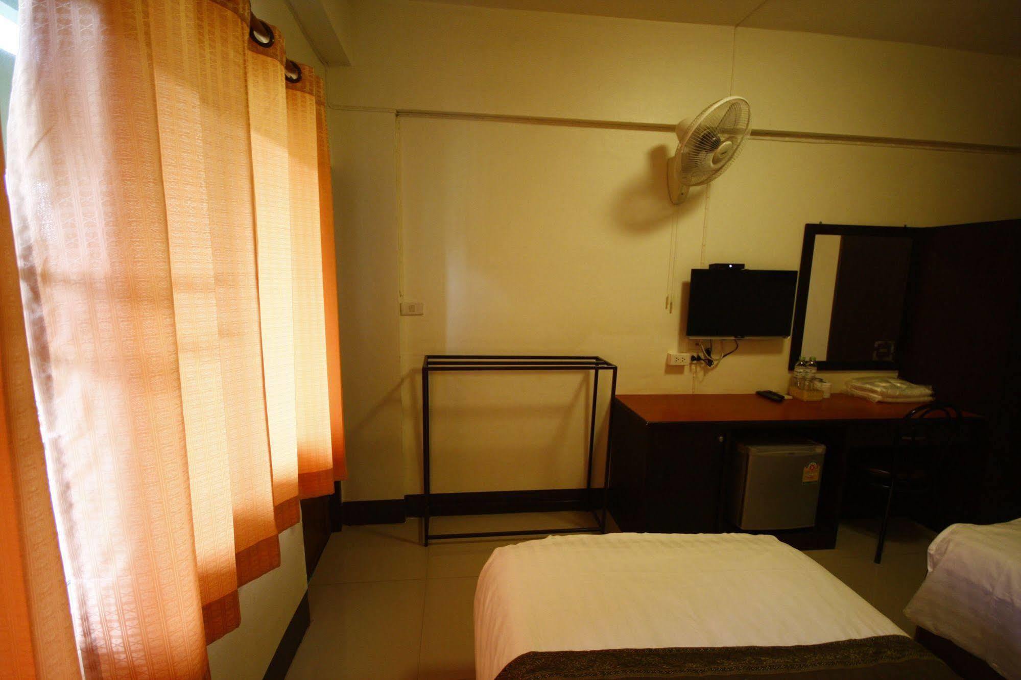 Jaroensin Place Buri Ram Exterior foto