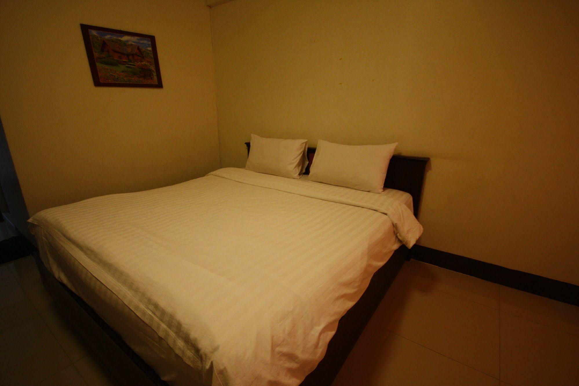 Jaroensin Place Buri Ram Exterior foto