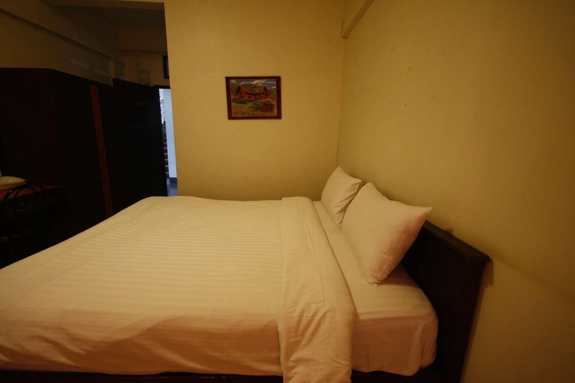 Jaroensin Place Buri Ram Exterior foto